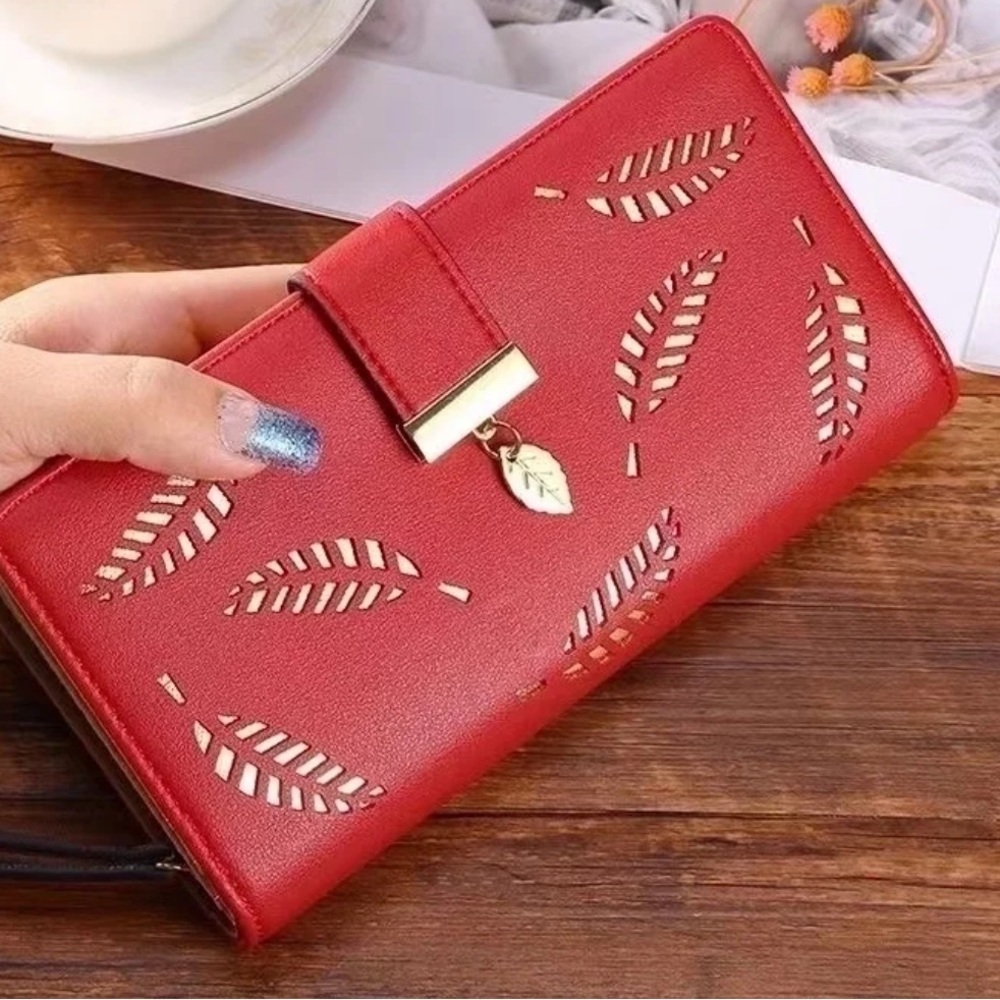 Elegant Red Leaf Cutout Women's Wallet
